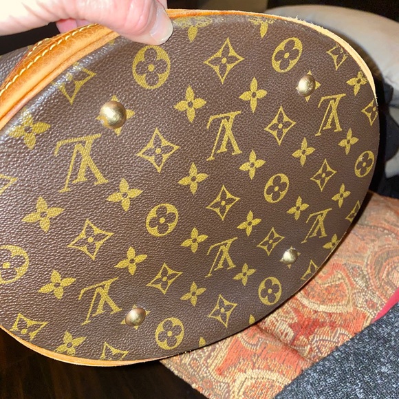 SOLD Louis Vuitton Bucket GM- Monogram - Picture 7 of 16